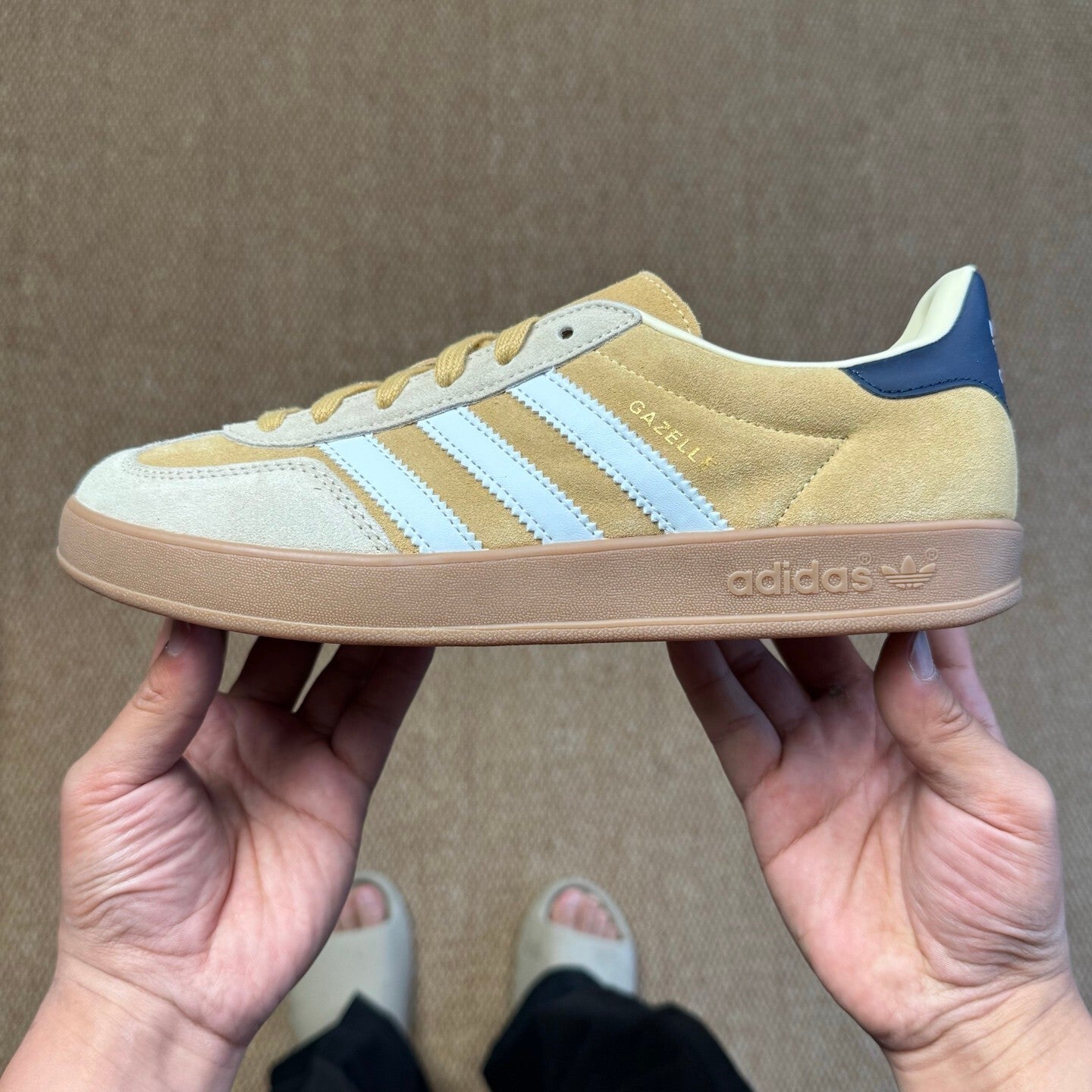 Adidas Gazelle Indoor Oat Unisex Sneakers Tan Cloud-White Shadow-Navy