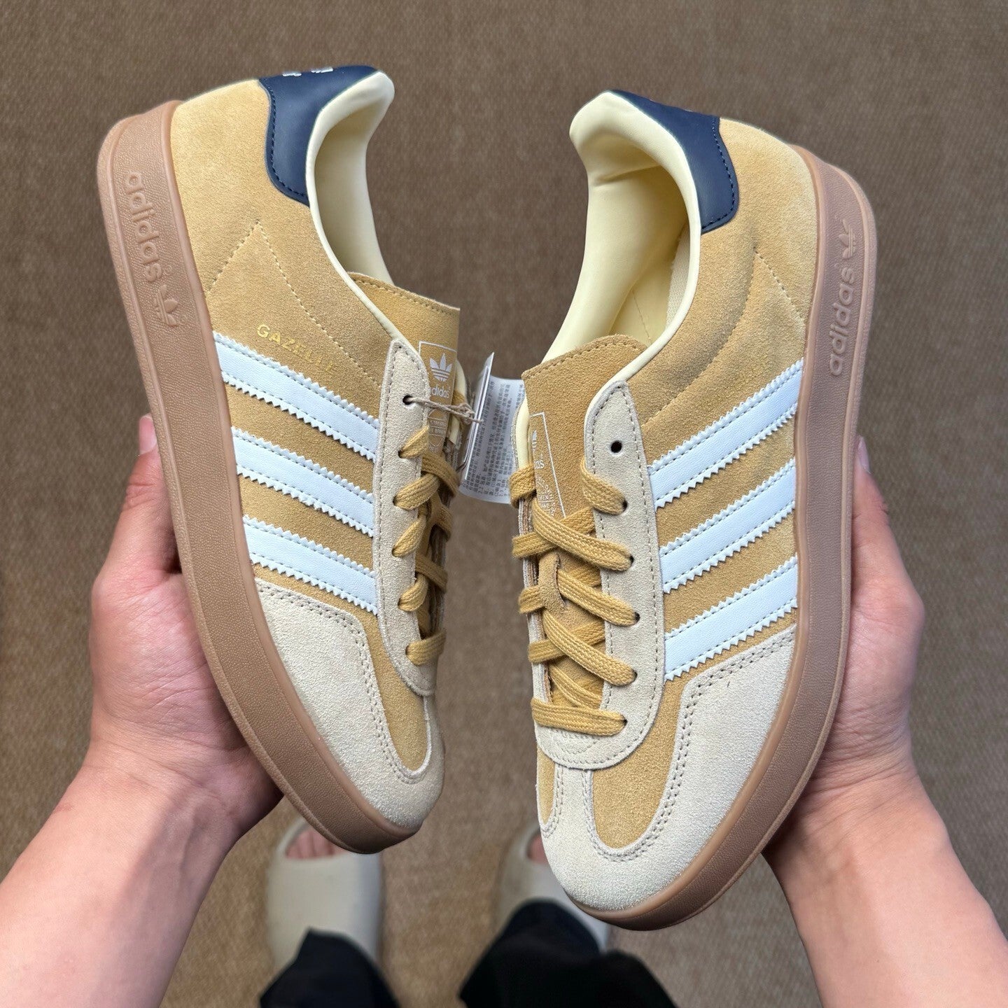 Adidas Gazelle Indoor Oat Unisex Sneakers Tan Cloud-White Shadow-Navy