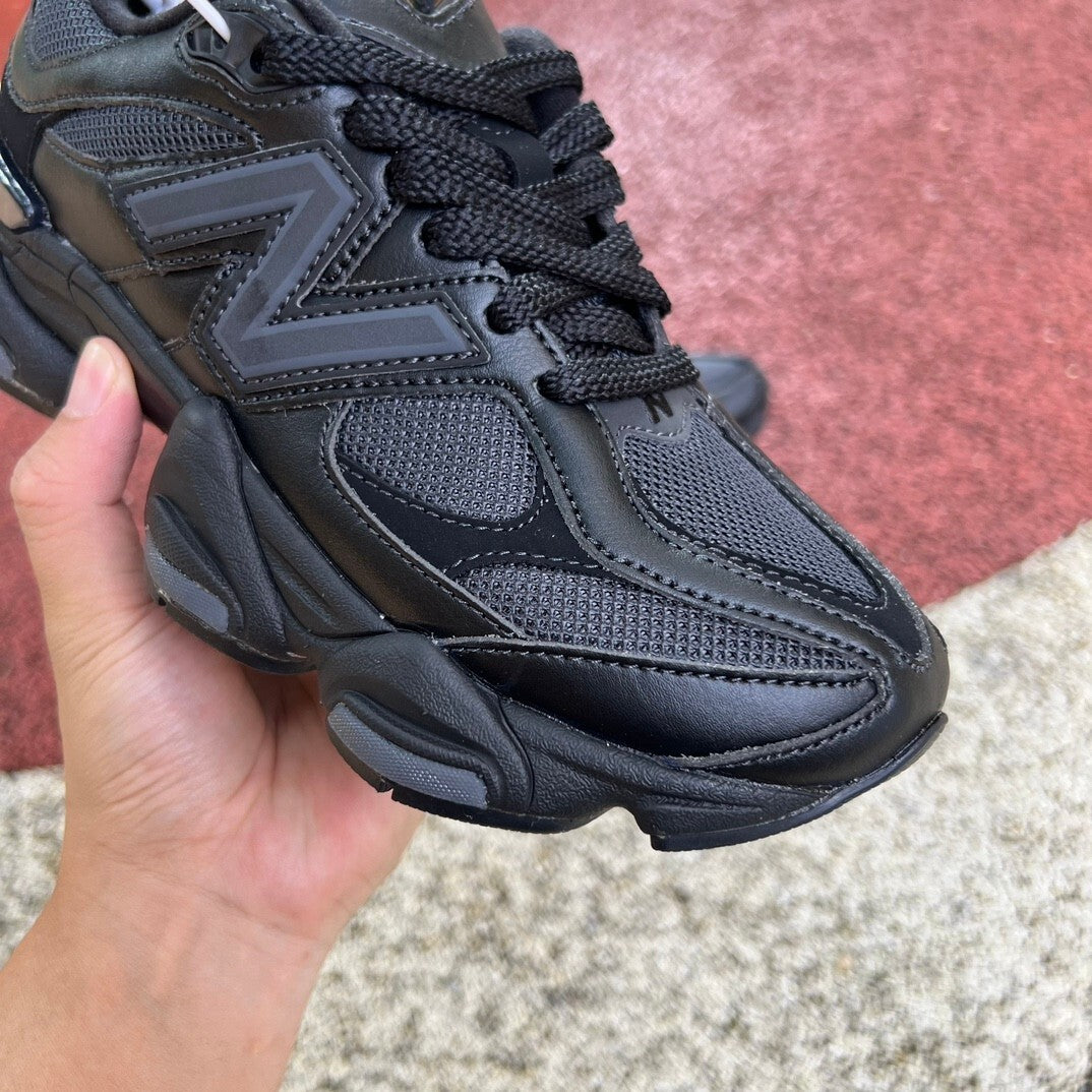 New Balance 9060 "Triplo Nero"