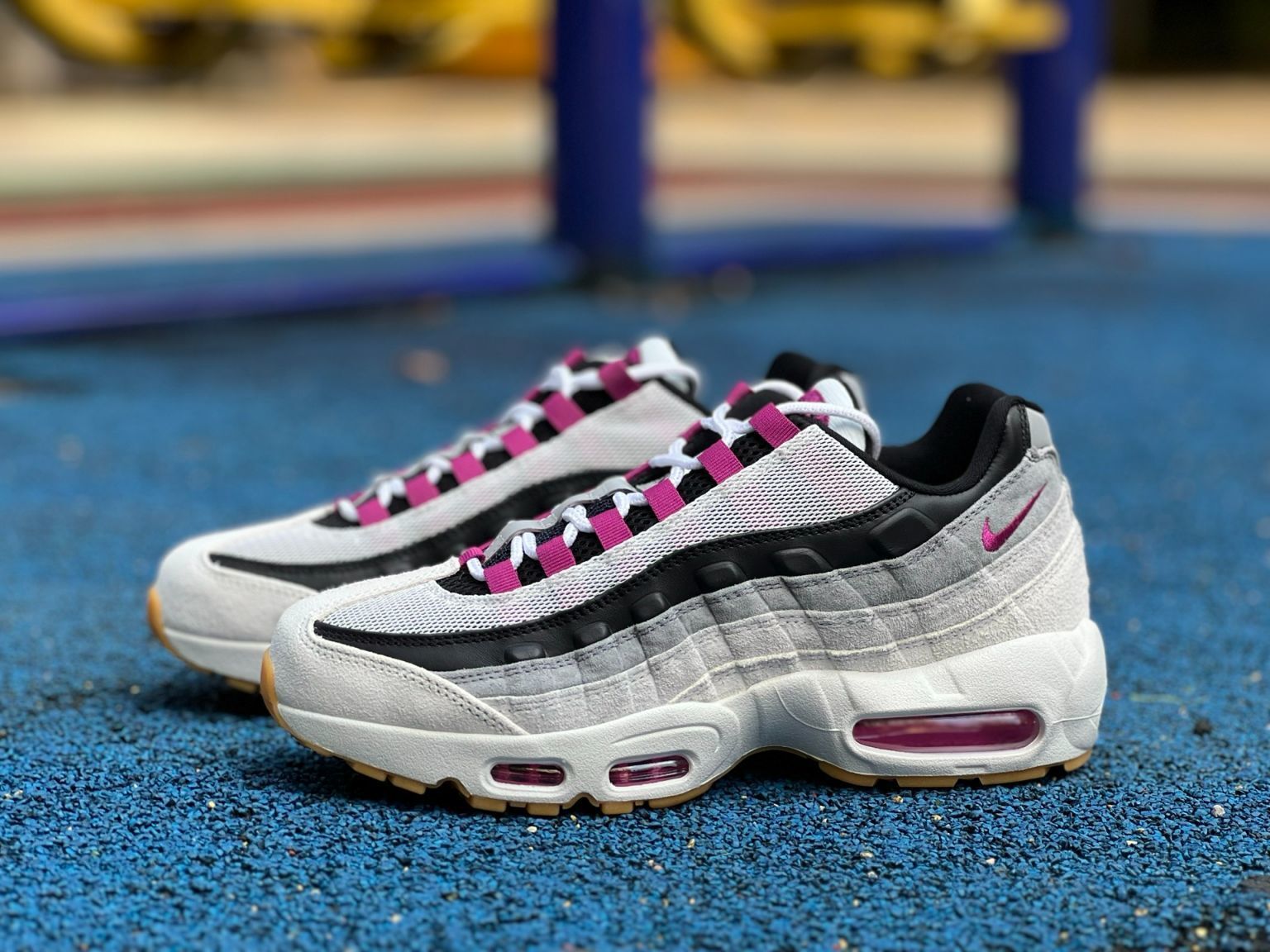 Nike SB Air Max 95 Summit White and Cactus Flower