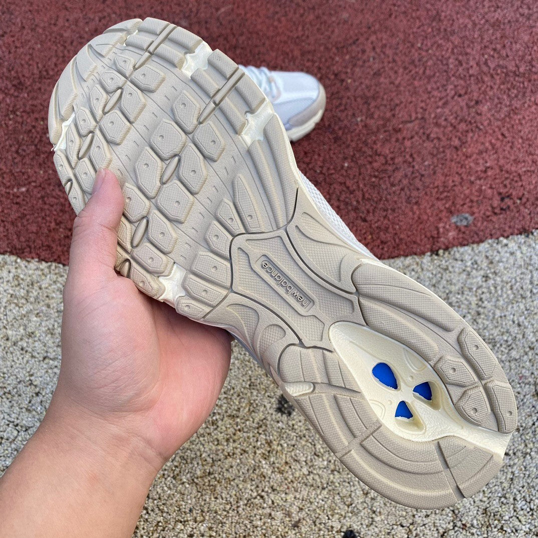 New Balance 530 Beige with angora and incense