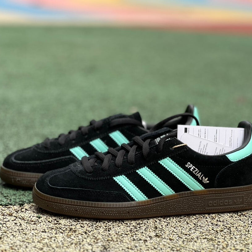 Adidas HANDBALL SPEZIAL  Core Black / Clear Mint / Gum