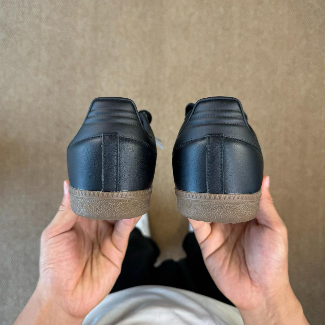 adidas Samba OG "Core Black & Gum"