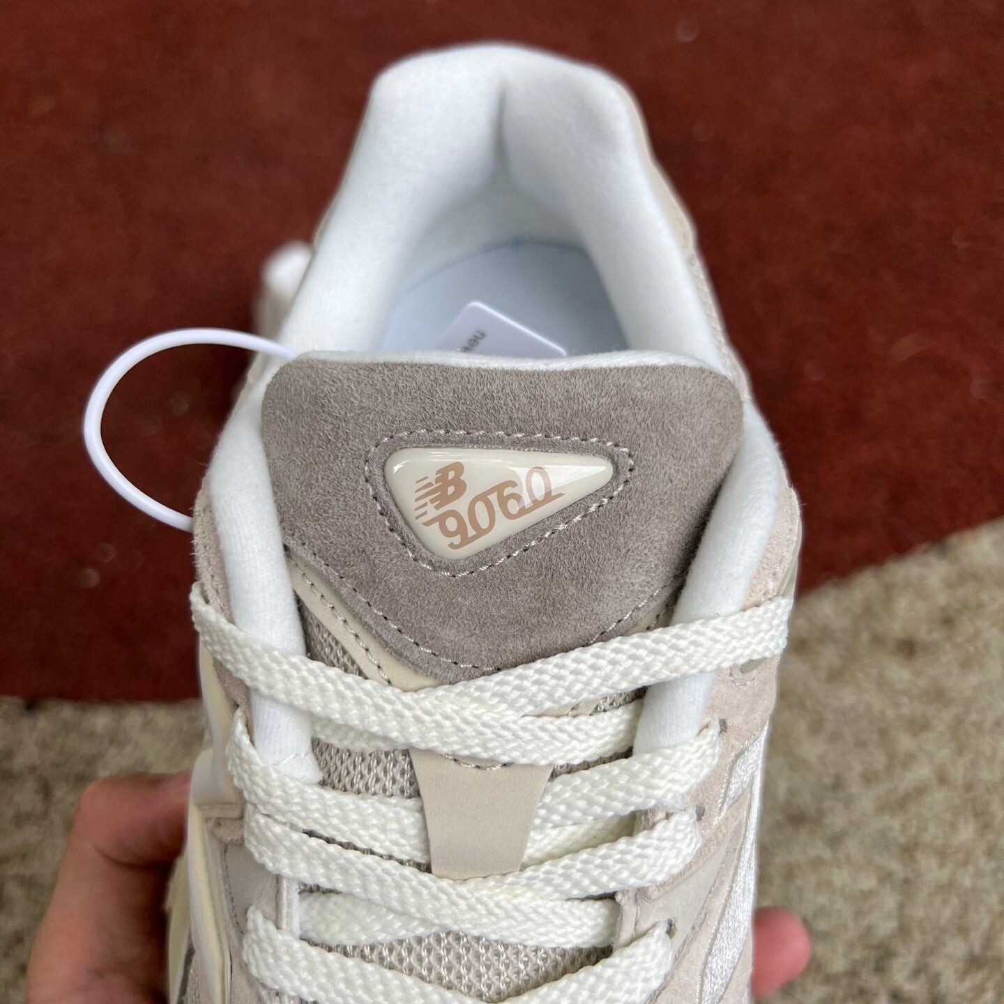 New Balance 9060 Avena