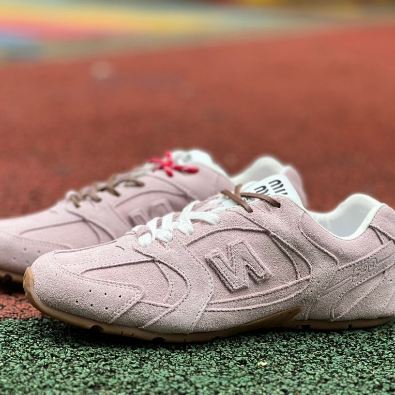 New Balance x MIU MIU 530 PINK