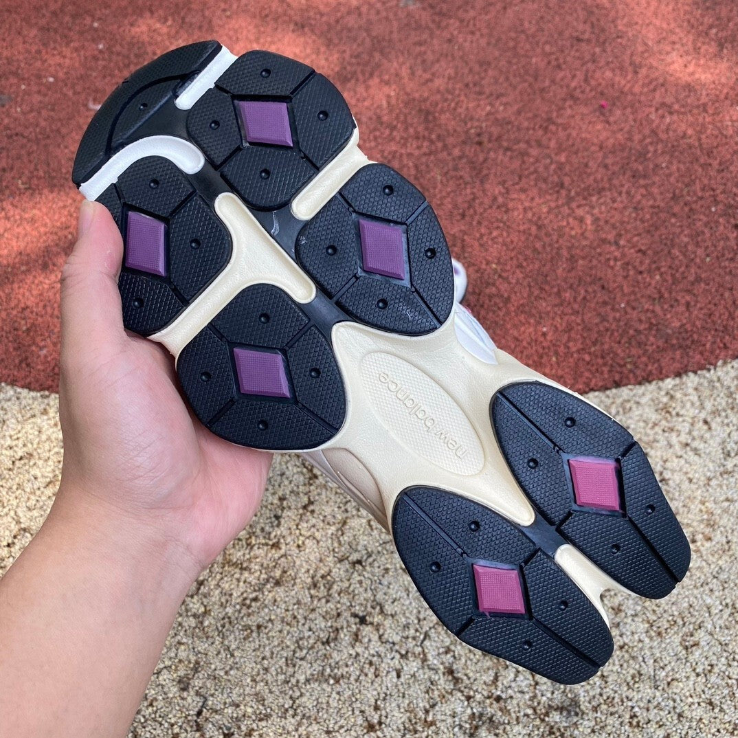 New Balance 9060 Magenta