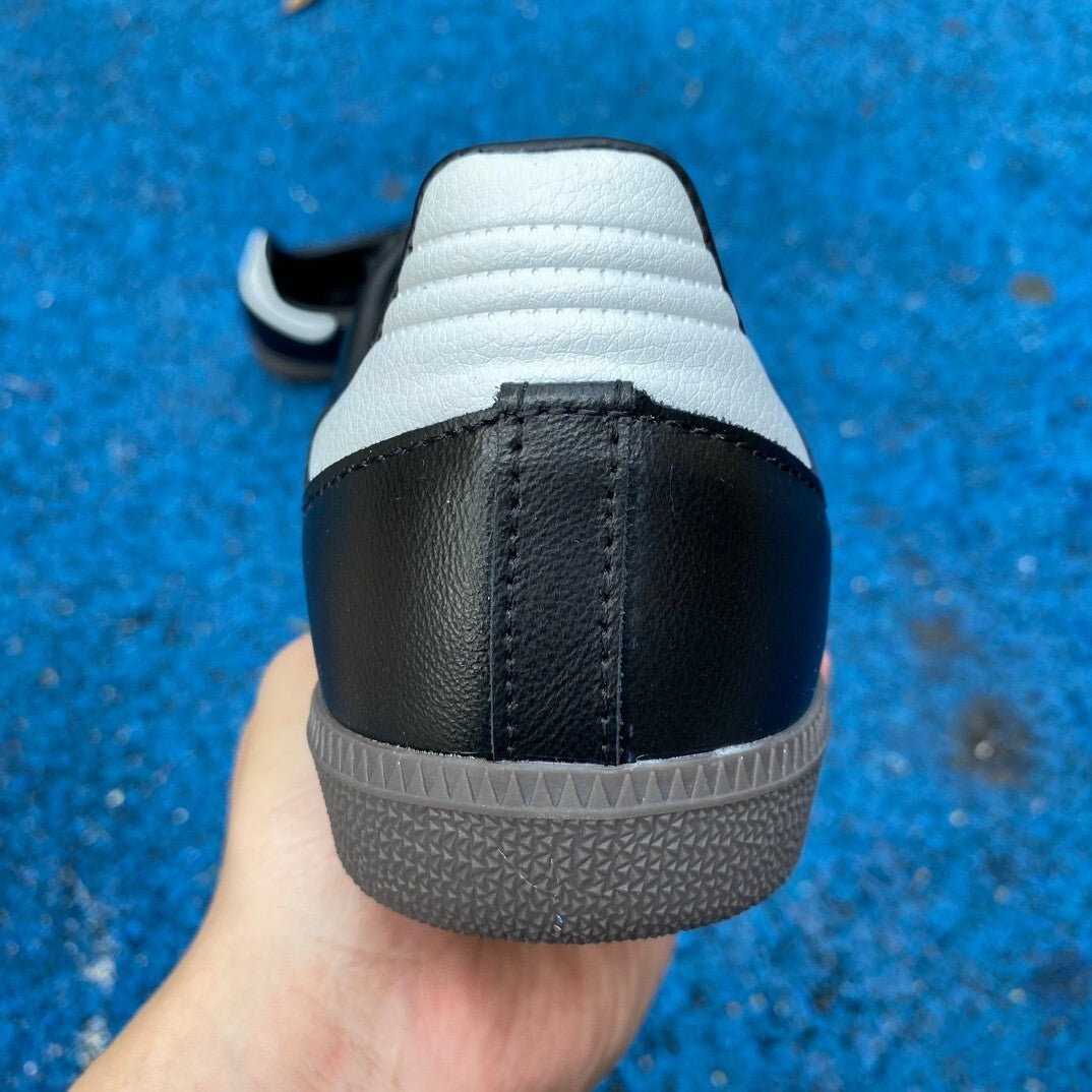 adidas Originals Samba OG Core Black / Cloud White / Gum5