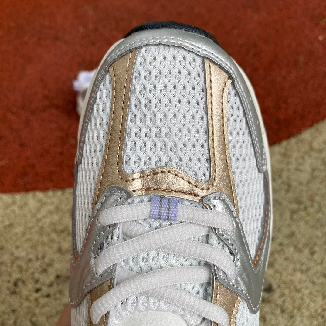 New Balance 530 gold